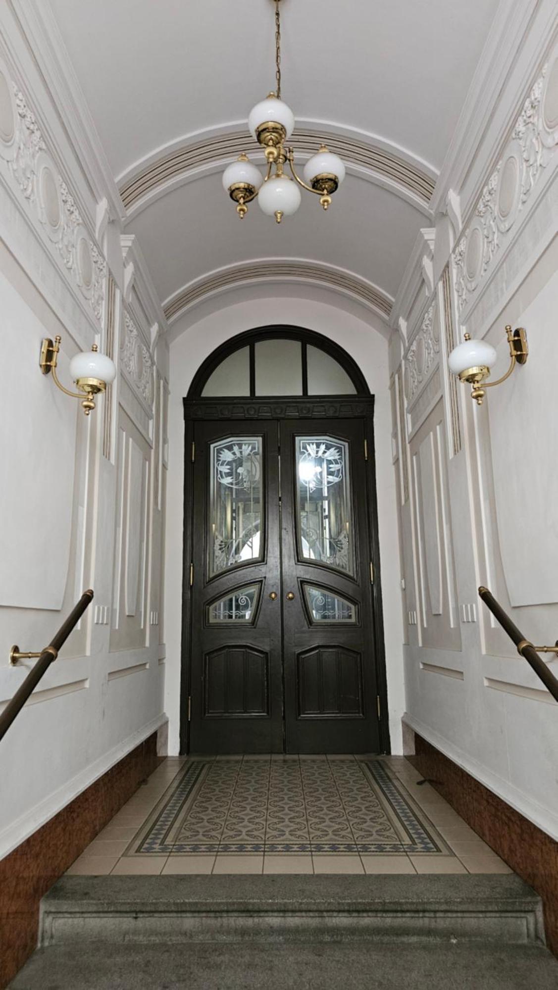 Decadent Art Deco Balcony In Old Town * Praga